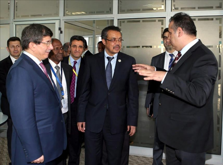  Ahmet Davutoğlu AA'nın Etiyopya'daki ofisini ziyaret etti