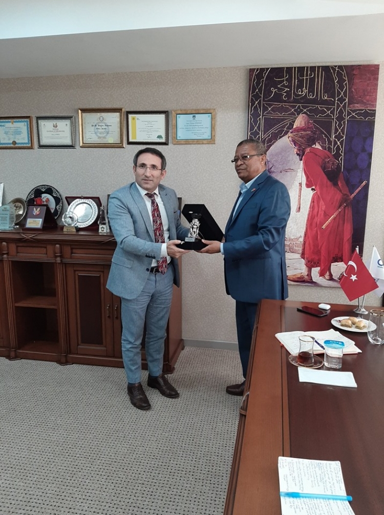  Etiyopya İstanbul Başkonsolosu  Wondimu Dr. Sönmez'le görüştü