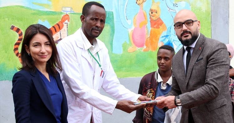 Etiyopya'daki 19 bin öğrenciye kırtasiye malzemesi 