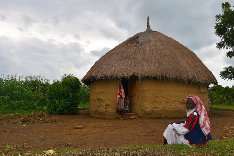 Etiyopya'daki kabile evlerinde ilginç yaşam