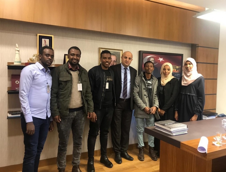 Etiyopyalı öğrenciler TBMM'de Başkan Kirazoğlu'nu ziyaret etti