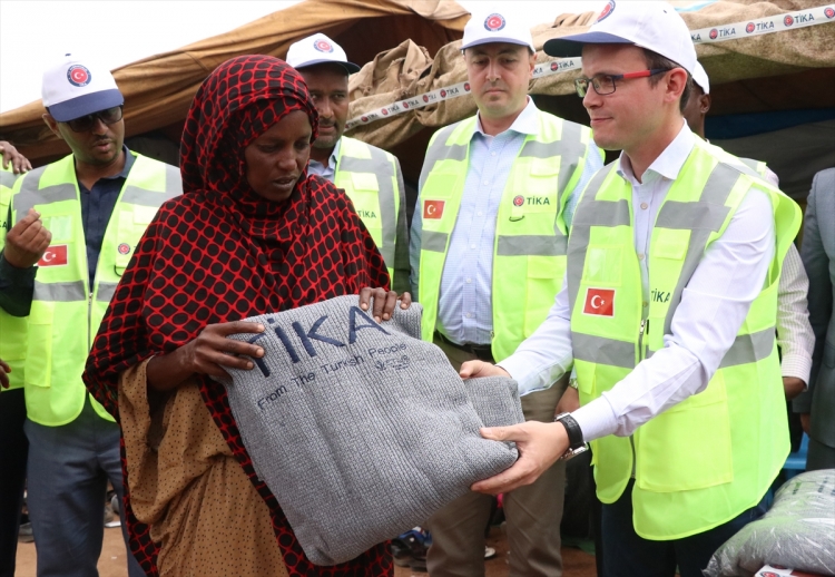 TİKA'dan Etiyopya'da 18 bin battaniye yardımı