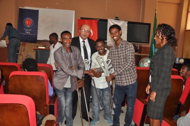 TİKA’dan Mekele Üniversitesi’ndeki engelli öğrencilere destek
