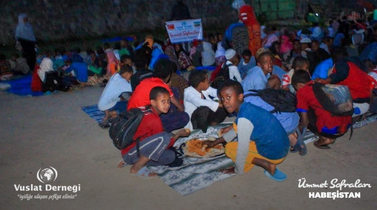 Vuslat Derneği'nden Etiyopya'da iftar organizasyonu