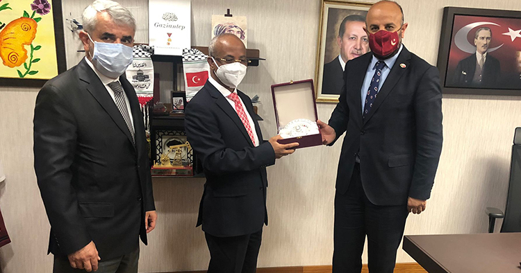 Büyükelçi Adem Mohammed'den Mehmet Sait Kirazoğlu'na ziyaret